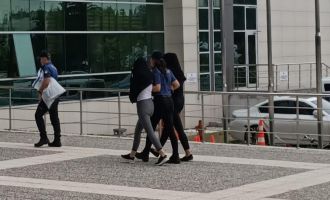 Apartmandan ayakkabı çalan teyze-yeğen adliyede