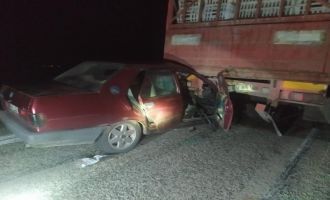 Arıza yapan tıra arkadan çarptı: 4’ü çocuk 6 yaralı