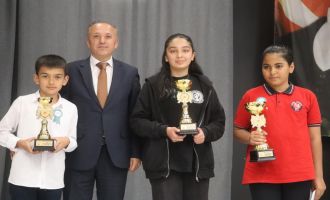 Atıkları sanata dönüştürdüler, temiz dünyayı kaleme aldılar