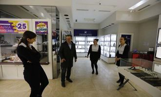 AVM ESNAFINDAN ÖZCAN'A BÜYÜK DESTEK