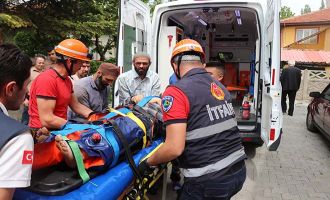 Ayağını tarım aletine kaptıran vatandaş hastaneye kaldırıldı