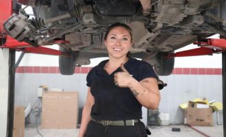 Azmin elinden bir şey kurtulmuyor....