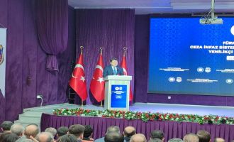Bakan Tunç; 'Adana'dan, Bakırköy'den ve Bolu'dan başlayarak tüm ülke genelinde uyuşturucunun rehabilitasyonuna yönelik cezaevlerini faaliyete geçirme hedefimiz var'