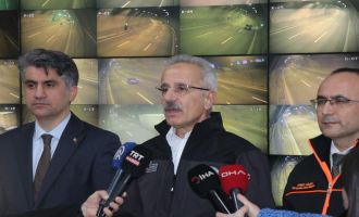 Bakan Uraloğlu Avrupa'da ilk kez uygulanacak projeyi açıkladı: İstanbul Havalimanı'nda 3 pistte aynı anda 3 uçak iniş-kalkış yapabilecek