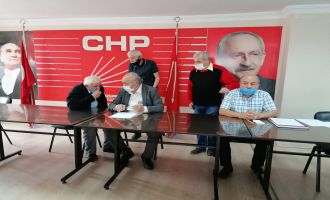 Başkan Karsu yönetim kurulu üyelerine teker teker teşekkür etti