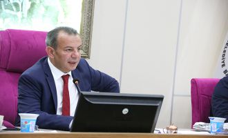 Başkan Özcan;’ 11 cesur yürekli Milletvekili istifa ederse Türkiye’yi aydınlığa çıkarabilir’