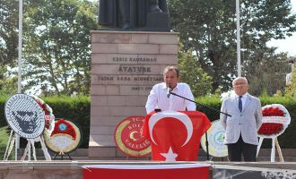 Başkan Özcan; ‘Ben önümüzdeki 30 Ağustos Zafer Bayramında bu hükümeti başımızda görmek istemiyorum’