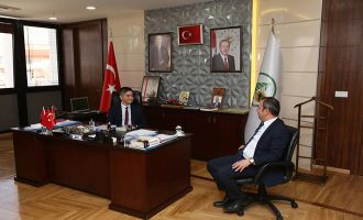 Başkan Özcan, koltuğunu 7’nci sınıf öğrencisine devretti