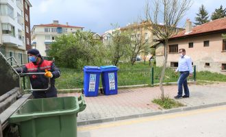 Başkan Özcan’dan temizlik işçilerine 1 Mayıs jesti