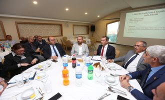 Başkan Tanju Özcan muhtarlarla bir araya geldi