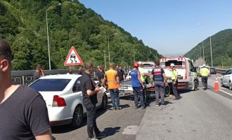 Bayram dönüş trafiğinde 18 araç birbirine girdi.....