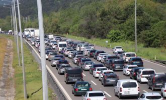 Bayram tatilinin bitmesiyle Bolu geçişinde trafik durma noktasına geldi