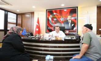 Belediye Başkanı Özcan, Halk Günü’nde vatandaşları dinledi