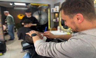 Berberlerde bayram tıraşı mesaisi: ‘Sabaha kadar devam ediyoruz’