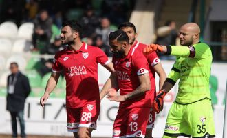 BİZE YİNE HÜSRAN YİNE HASRET VAR!....