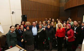 Bolu Belediyesi’nde kadın personellere ‘Kadınlar Günü’ sürprizi