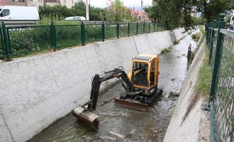 Bolu Belediyesi’nden dere temizliği