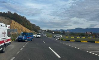 Bolu D-100'de iki araç çarpıştı: 5 yaralı...