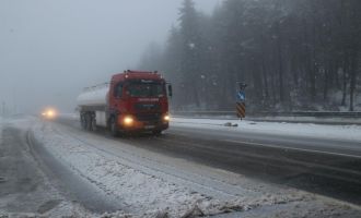 Bolu Dağı beyaza büründü: Kar kalınlığı 10 santimetreye ulaştı.......