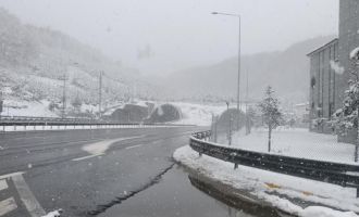 Bolu Dağı geçişinde kar etkisini artırdı……