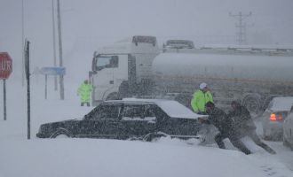 Bolu Dağı İstanbul yönüne tır geçişleri yasaklandı