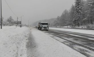 Bolu Dağı’nda kar aralıklarla etkili oluyor…..