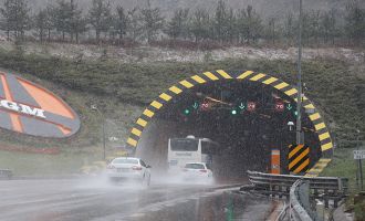 Bolu Dağı’nda kar yağışı devam ediyor…..