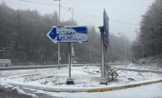 Bolu Dağı’nda mayıs ayında kar yağışı: Yollar beyaza büründü