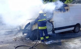 Bolu Dağı'nda minibüs alev alev yandı…..