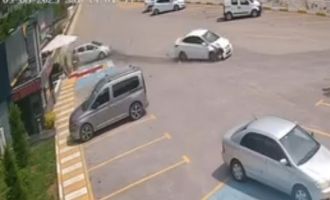 Bolu Dağı'nda otomobil, işletme otoparkına daldı...