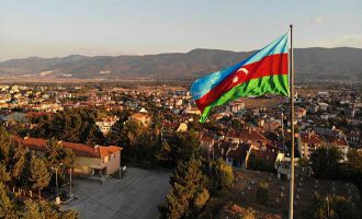 Bolu’da 100 metrekarelik bayrakla Azerbaycan’a destek