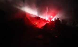 Bolu’da ahır ve samanlık yangında kül oldu