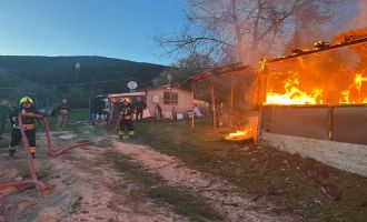 Bolu'da baraka alevlere teslim oldu
