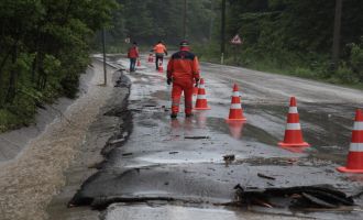Bolu'da dereler taştı: Yollarda göçükler meydana geldi