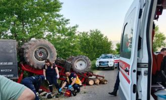 Bolu'da feci kaza... Kontrolden çıkan traktör devrildi: 1 ölü, 2 yaralı