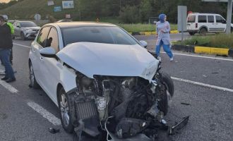 Bolu'da iki otomobil çarpıştı: 2 yaralı....