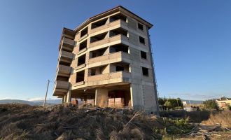 Bolu’da inşaatın 5. katından düşen işçi ağır yaralandı