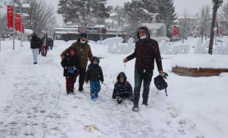 Bolu'da kar kalınlığı 70 santimetreye ulaştı
