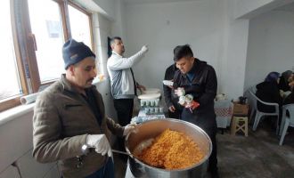 Bolu’da köy halkı geleneksel bayram yemeğinde buluştu