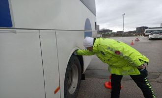 Bolu'da otogarda kış lastiği uygulaması......