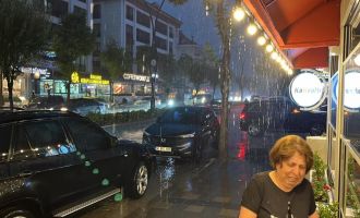 Bolu’da sağanak hayatı olumsuz etkiledi