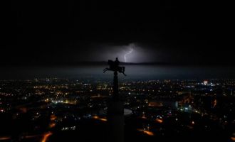 Bolu’da şimşekler geceyi aydınlattı.......