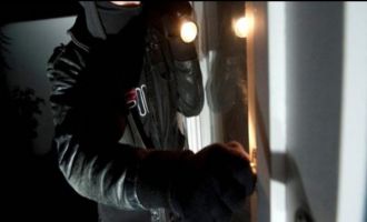 Bolu’da, tavuk çiftliğini soyan 1’i yabancı uyruklu 2 kişi yakalandı