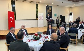 Bolu'da tüm kent bayramda kucaklaştı........