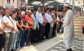 Bolu'da uçuruma yuvarlanan cipte hayatını kaybeden iki sevgili son yolculuklarına uğurlandı