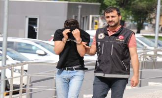 Bolu’da, uyuşturucu haplarla yakalanan şüpheli adliyeye sevk edildi....