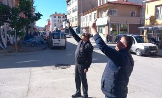 Bolu'da vatandaşlar güneş tutulmasını meraklı gözlerle izledi.....