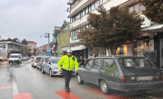 Bolu'da yaya geçidi ve kaldırım işgaline ceza.....