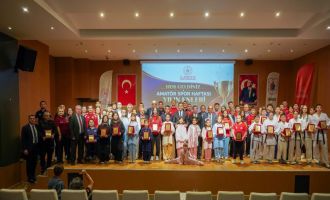 Bolu’da yılın en başarılı sporcuları ödüllendirildi.....