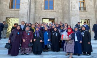 Bolulu muhtar eşleri Ankara’ya çıkarma yaptılar